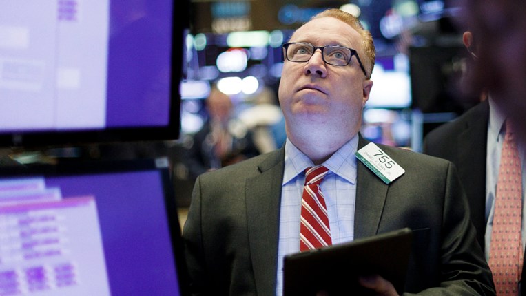 Pali burzovni indeksi na Wall Streetu zbog pada povjerenja potrošača