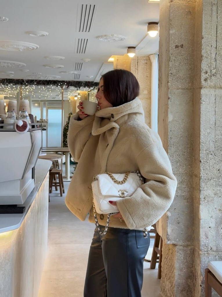 Nova Zarina jakna preplavila je društvene mreže, žene pišu: "Savršena je"