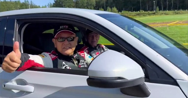 Toyotin šef provozao se u Hondi. Evo što je poručio