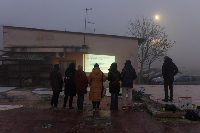 FOTO Žene se okupile pred policijom tri mjeseca nakon ubojstva Mihaele Berak