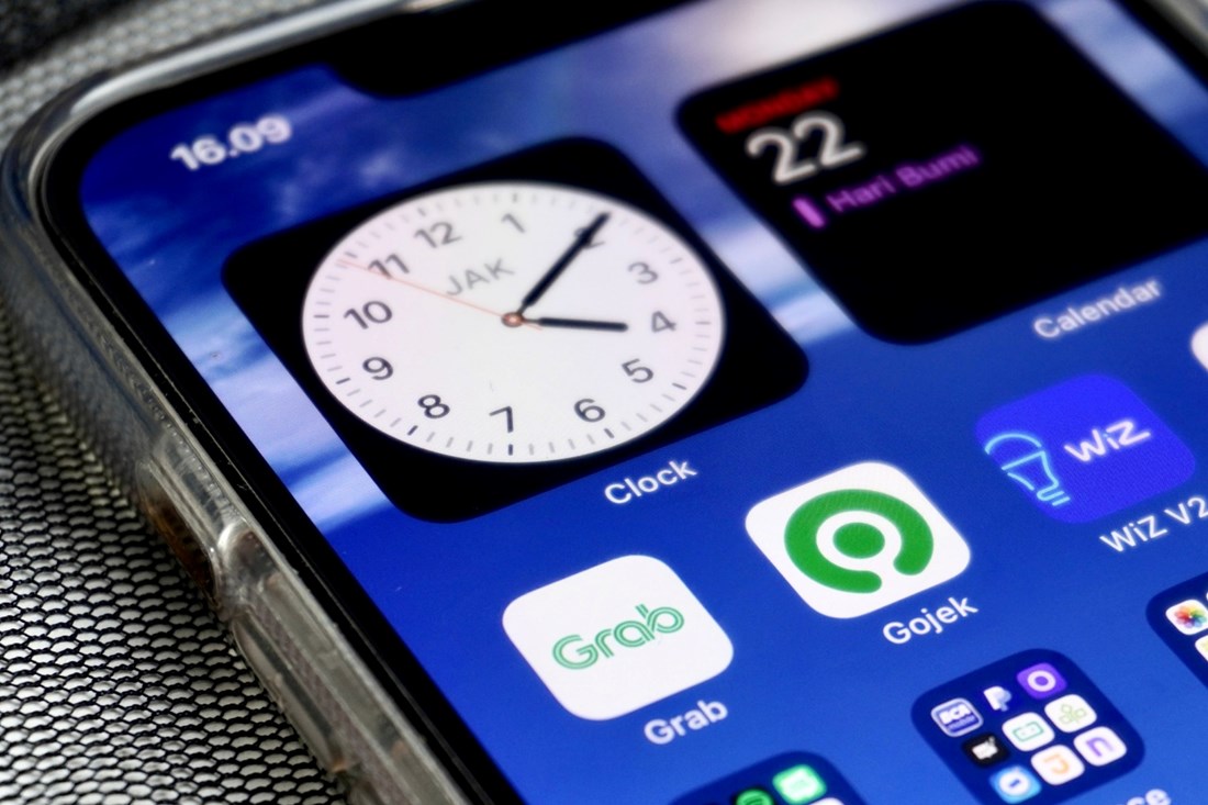 Preklopni iPhone sve je bliže, navodno će uraniti