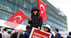 Turska izdala nalog za uhićenje više od 100 vojnika, povezani su s Gulenom