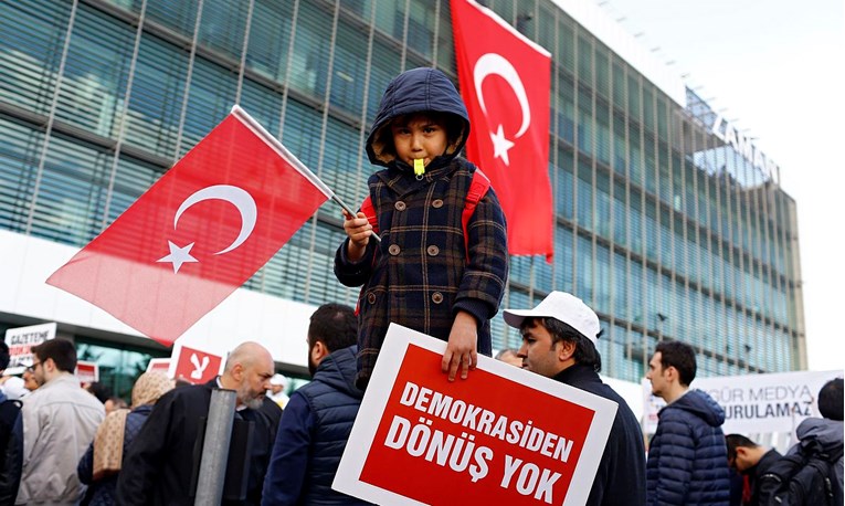 Turska izdala nalog za uhićenje više od 100 vojnika