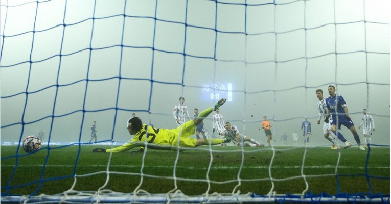 DINAMO - LOKOMOTIVA 2:0 U nemogućim uvjetima za igru Dinamo se izjednačio s Osijekom