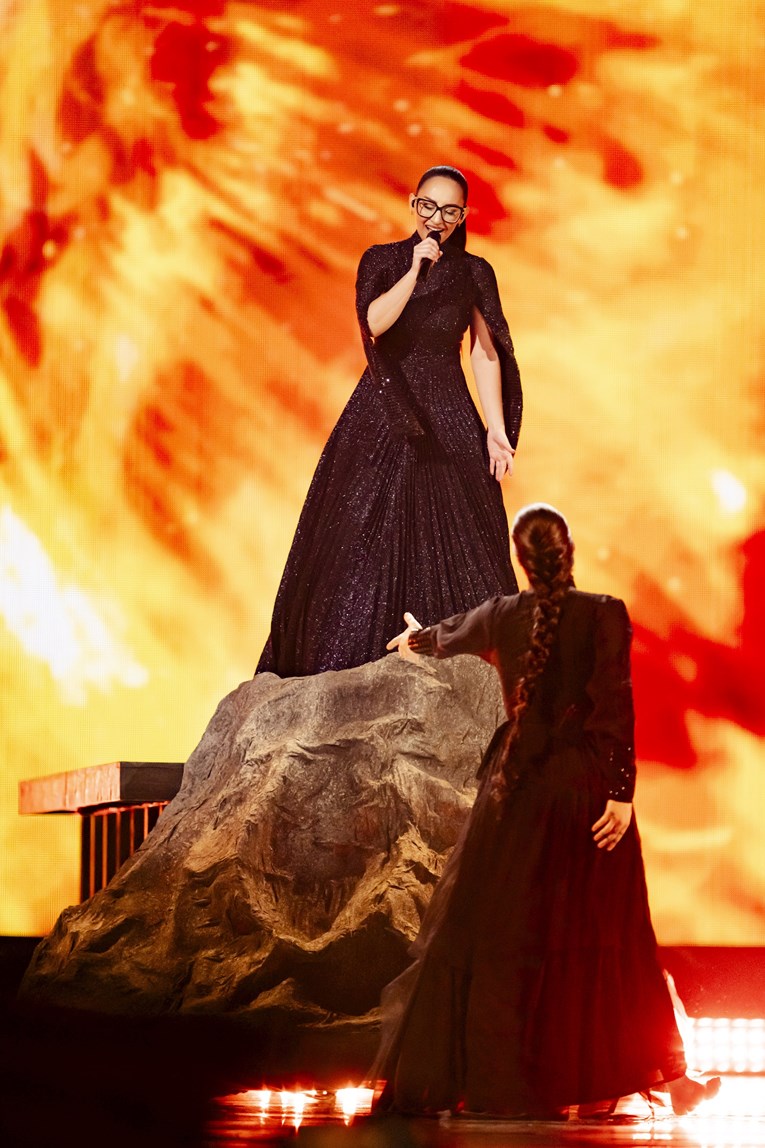 Sve o Klavdiji, Grkinji čija pjesma dominira YouTubeom nakon 2. polufinala Eurosonga