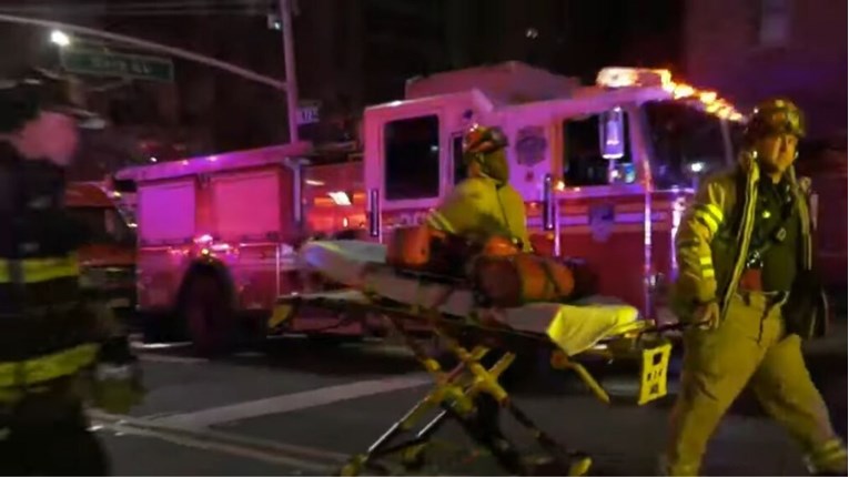 U požar luksuzne zgrade na Manhattanu 26 ozlijeđenih, uključujući i novorođenče
