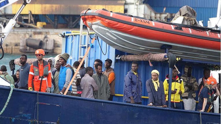 Italija: Migranti s Alana Kurdija ostat će na drugom brodu u karanteni