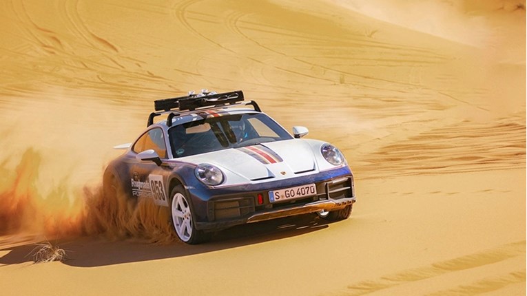 Axel Lund Svindal s Porscheom 911 u marokanskoj pustinji