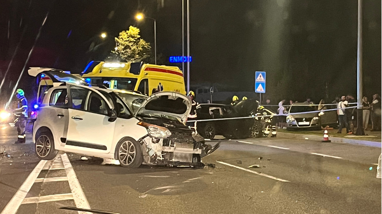 VIDEO I FOTO Ozbiljan sudar u Zagrebu. Na terenu više vozila Hitne, vatrogasci...