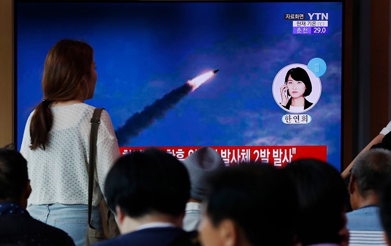 Objavljeno kakve je rakete ispalila Sjeverna Koreja. Letjele su 400 kilometara