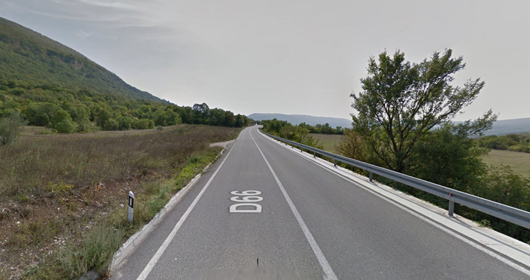 Sudarili se auto i kamion u Istri, troje ozlijeđenih