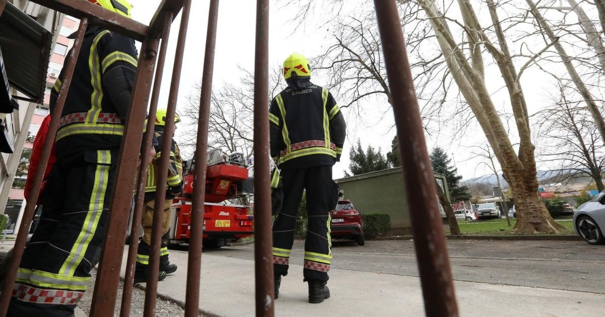 Zagrebački vatrogasci rezali policiji lisice: "Kad misliš da je dojava prvoaprilska"