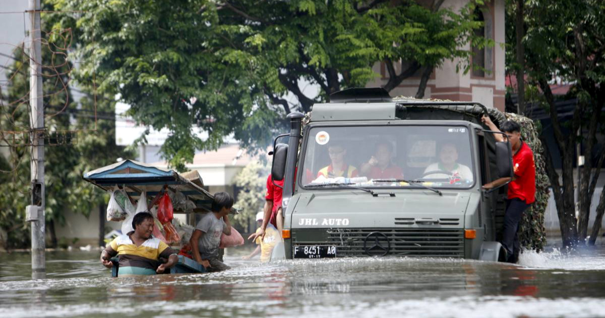 Obilne kiše izazvale poplave u Indoneziji, najmanje 14 mrtvih