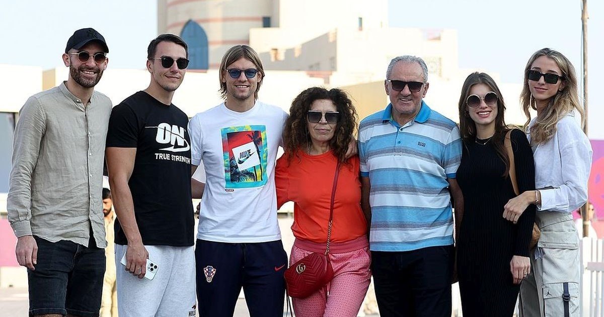 Borna Sosa prošetao Katarom u društvu obitelji i lijepe djevojke Ivone