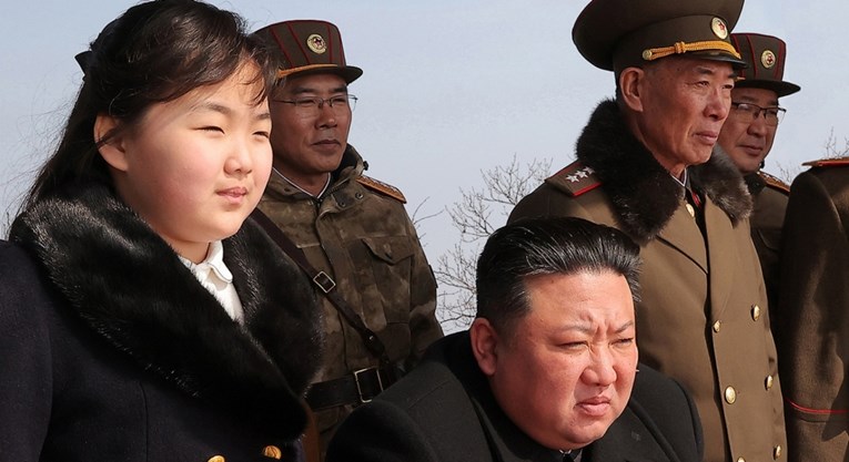 Kim Jong-un zbog nestanka metaka zatvorio cijeli grad. Vojska traga od kuće do kuće