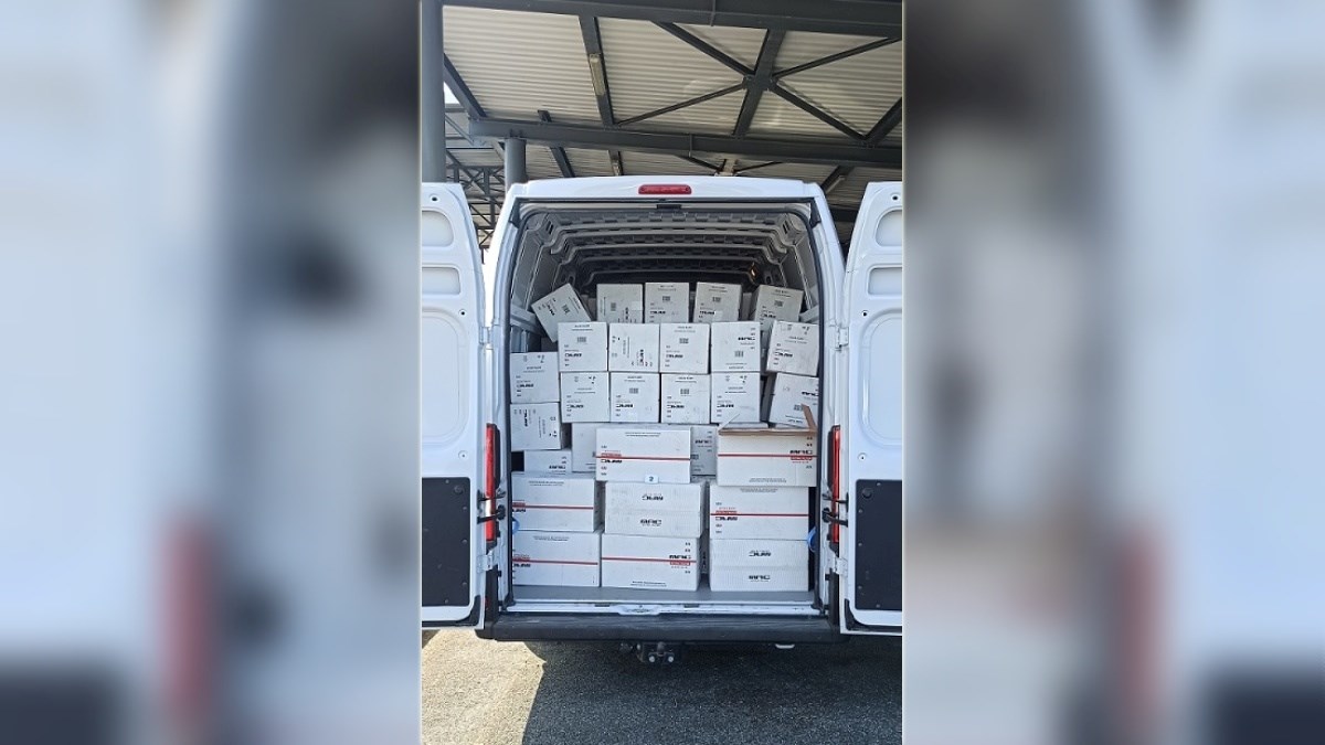 Otkriven šverc cigareta u Zagrebu. U kombiju nađeno gotovo dva milijuna komada