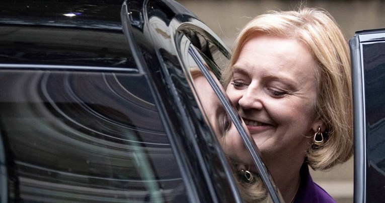 Liz Truss danas službeno postaje britanska premijerka. Prvo mora otići u Škotsku