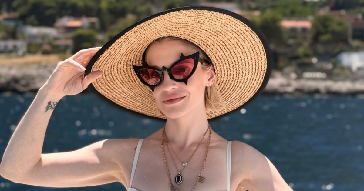 Kelly Osbourne zablistala u kupaćem, jedan detalj ukrao pažnju