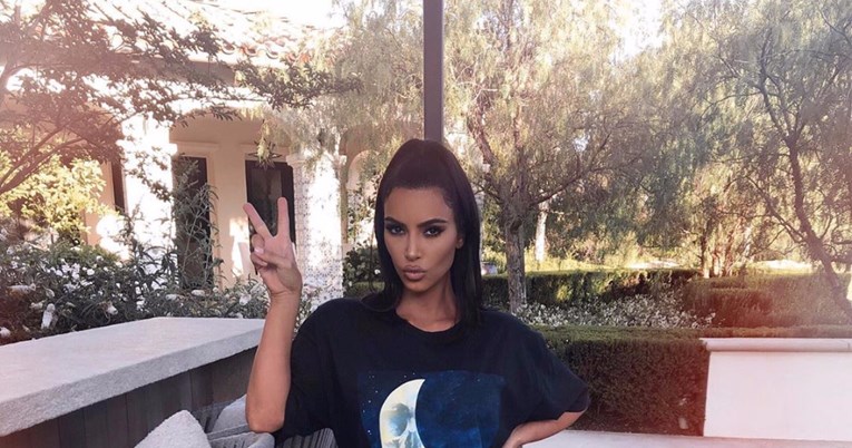Kim Kardashian pozirala sa svoje četvero djece: “Bilo je gotovo nemoguće.”