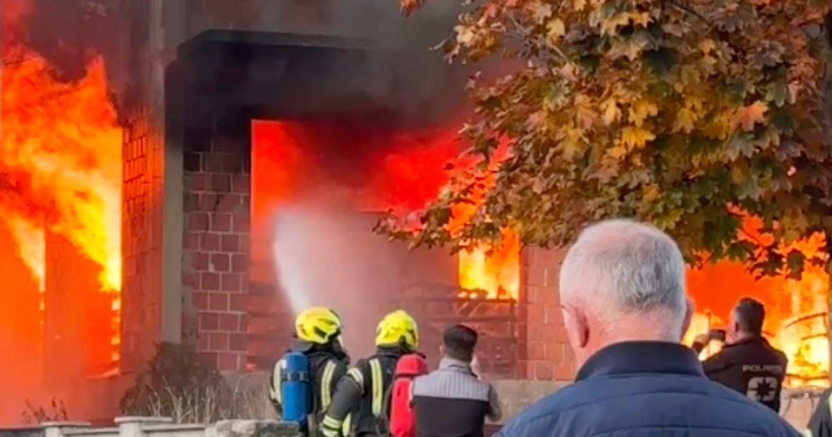 VIDEO Gorjela kuća u Sesvetama, požar je lokaliziran