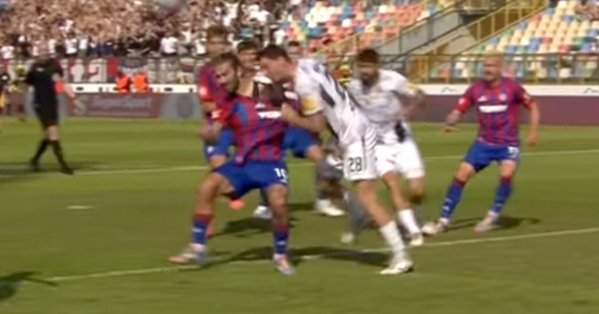 VIDEO Livaja je zbog ovog povlačenja tražio penal. Je li Hajduk oštećen?