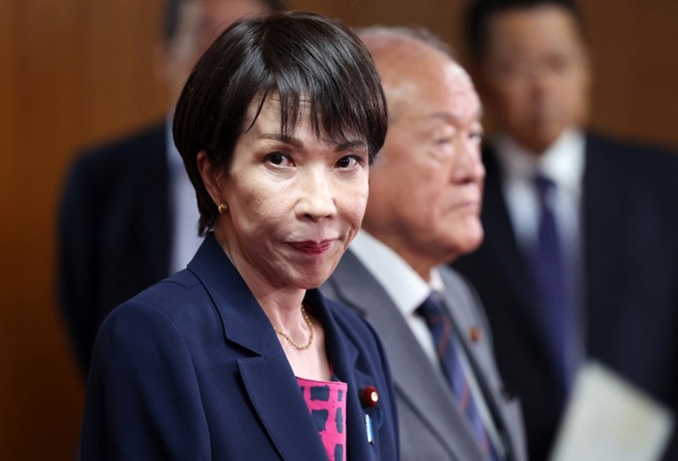 Voli heavy metal, svira bubnjeve, protiv je istospolnih brakova. Nova premijerka Japana