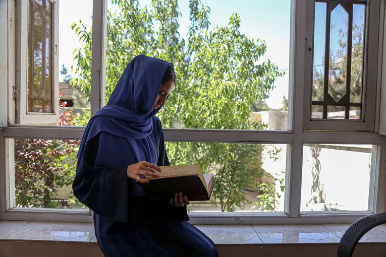 Talibani na afganistanskim sveučilištima zabranili knjige koje su napisale žene 