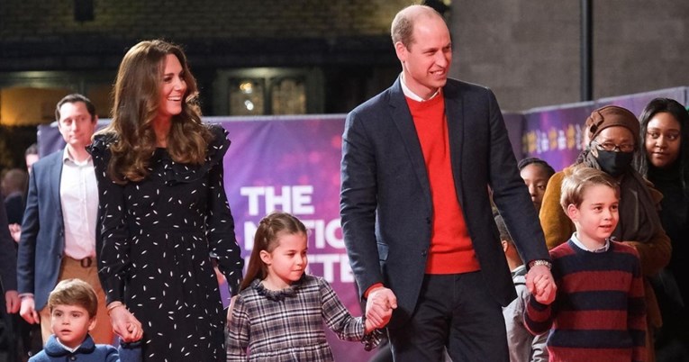 Kate i William prvi put s djecom prošetali crvenim tepihom