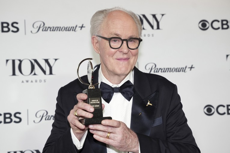 John Lithgow ušao u povijest kao najstariji glumac koji je osvojio nagradu Tony