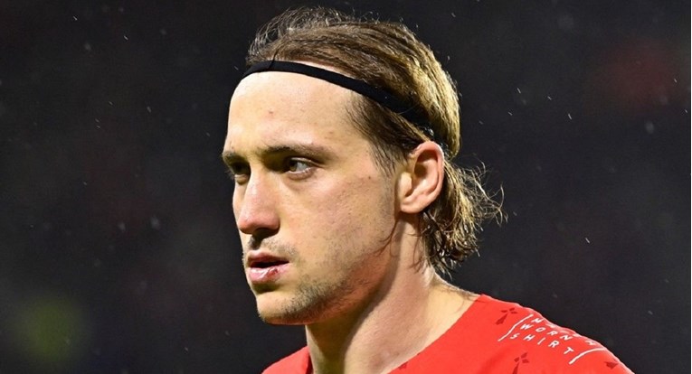 Majer tone. Zaigrao nakon dva tjedna, ali kao rezerva u novom porazu