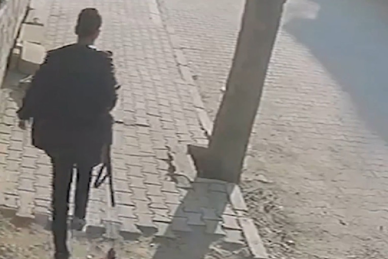 Napadač pucao na učenike ispred škole u Turskoj