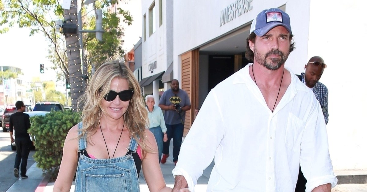 Denise Richards optužila muža da joj je ukrao fotografije i prekršio zabranu prilaska