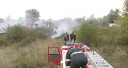 FOTO Pijani Romi kod Koprivnice izazvali požar pa oštetili vatrogasni kombi