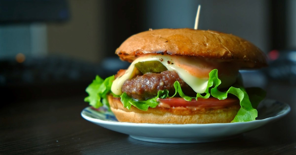 Kako teški večernji obroci utječu na zdravlje: 5 razloga zašto ih treba izbjegavati