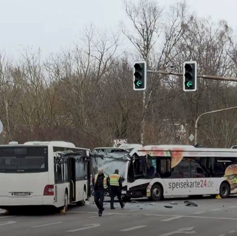 Sudar dva autobusa u Njemačkoj, puno je ozlijeđenih