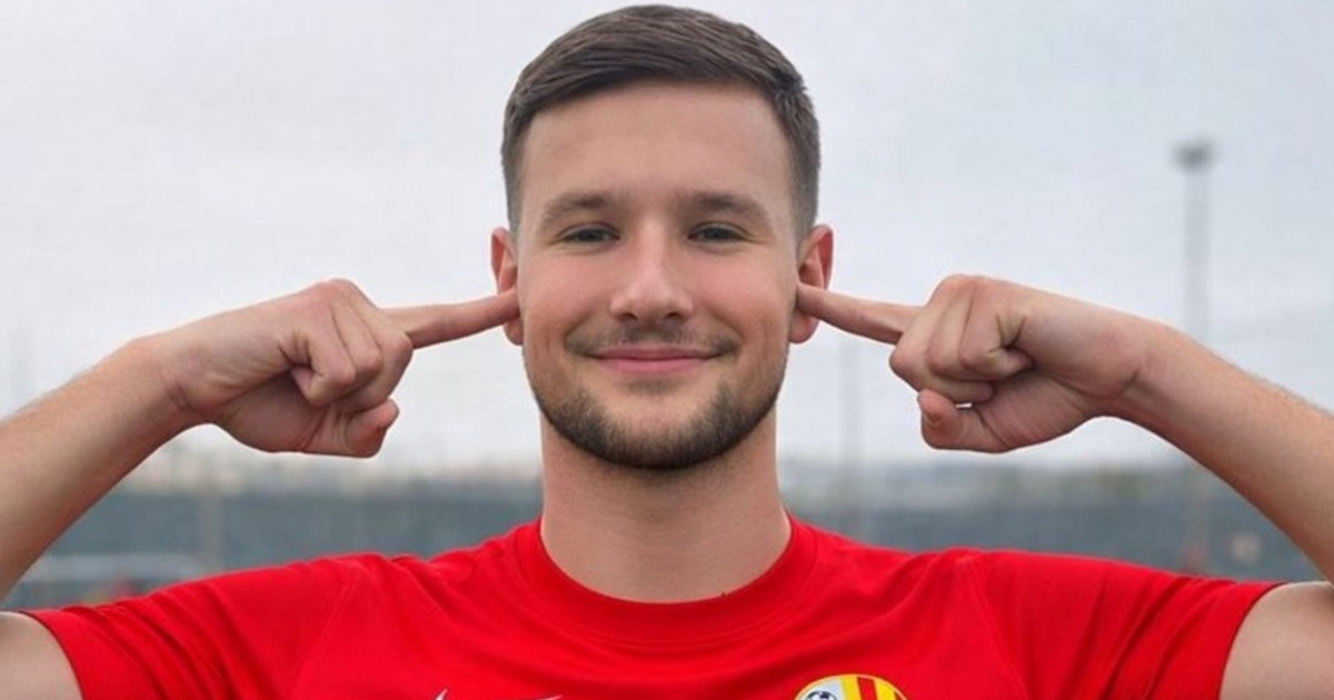 Bio je ključni igrač Hajdukova čuda u juniorskoj LP. Potpisao je za Birkirkaru