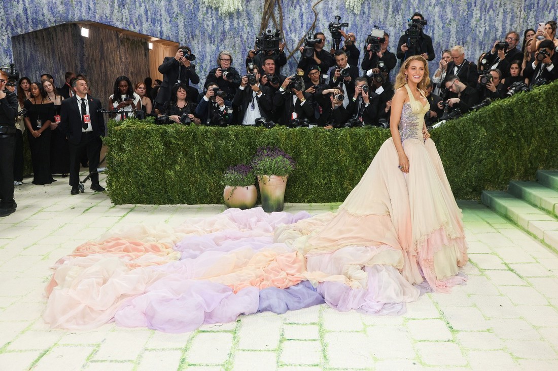 Blake Lively stigla na Met Galu nakon šokantne nagodbe s Justinom Baldonijem