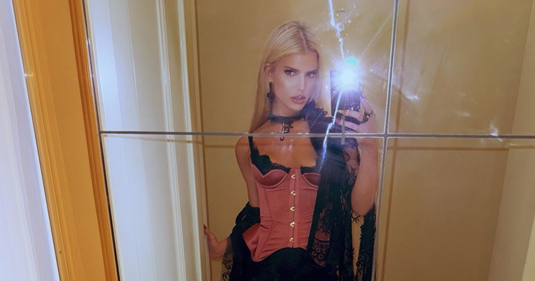 Jessica Simpson objavila nove fotografije, pišu joj: Sada si sva umjetna