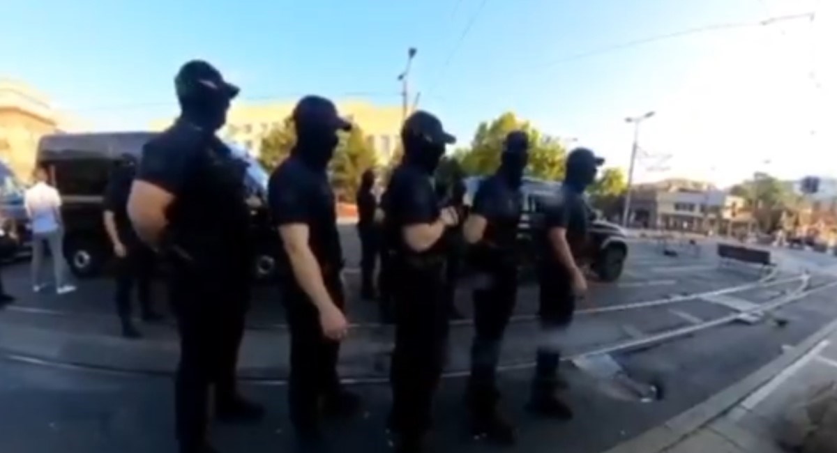 VIDEO Snimka policajaca iz Beograda: "Samo ženske, samo gledaj ženske, njih slikaj"