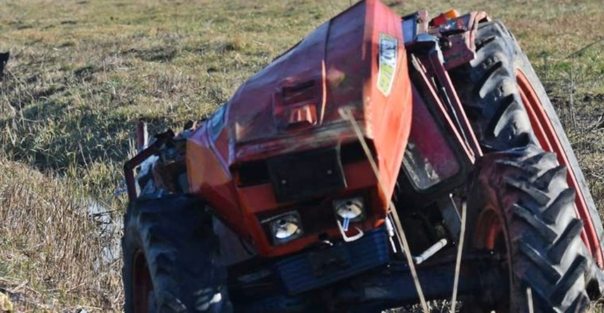 Kod Jaske se prevrnuo traktor, vozač poginuo