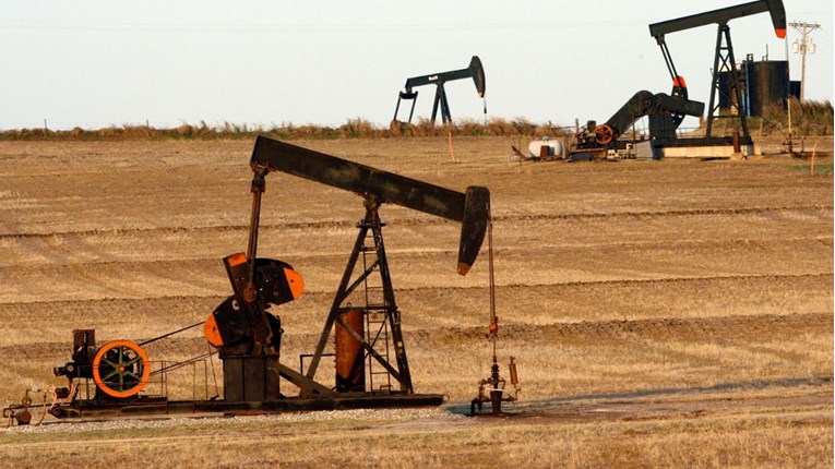 Cijene nafte porasle treći tjedan zaredom