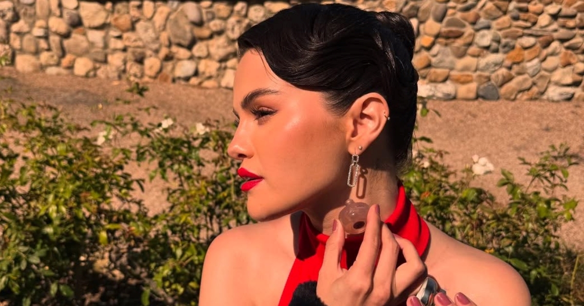 Selena Gomez pokazala kako odjenuti crveno na vjenčanju i izgledati besprijekorno