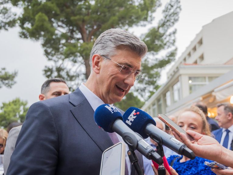 Zašto HDZ želi povećati broj mandata za dijasporu? "Manje Hrvata, više zastupnika"