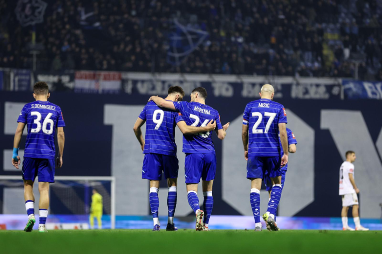 ANKETA Navijači Dinama biraju četvrti dres za iduću sezonu. Koji vam je najljepši?