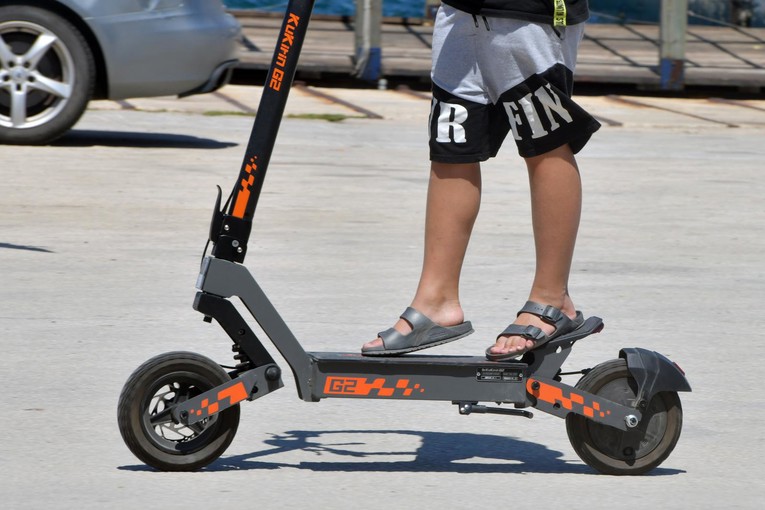 Studija: Električni romobili su opasniji od motocikala i bicikala