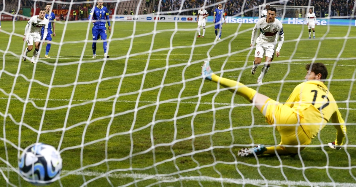 Ronaldo zabio iz penala protiv BiH. Publika u Zenici uzviknula "siuuuuu"