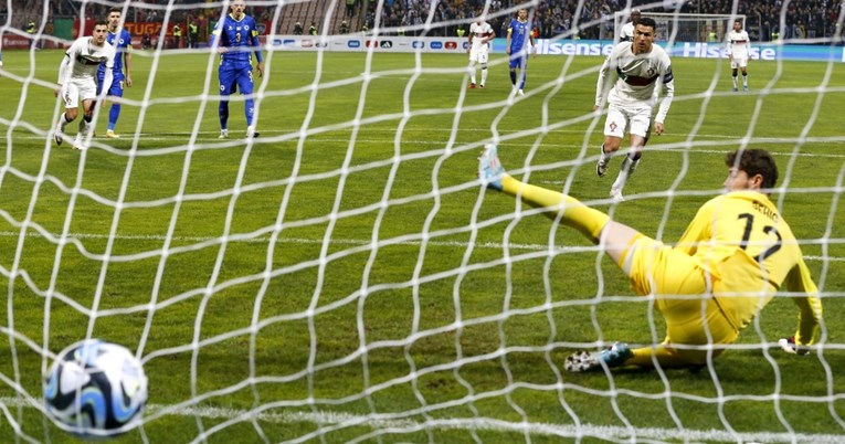 Ronaldo zabio iz penala protiv BiH. Publika u Zenici uzviknula "siuuuuu"