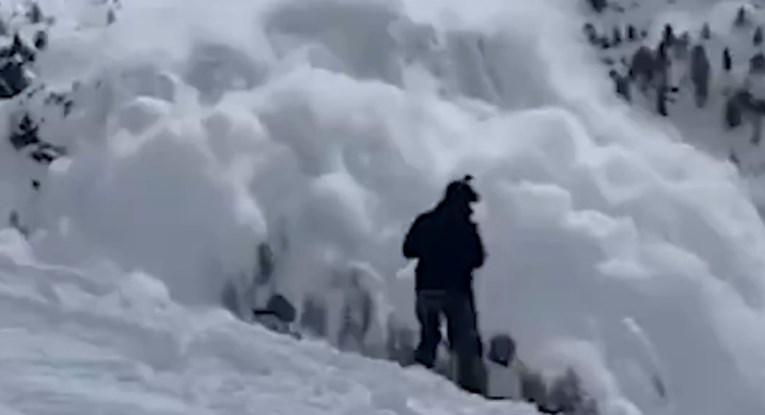 Tri osobe nestale u lavini na švicarskom skijalištu