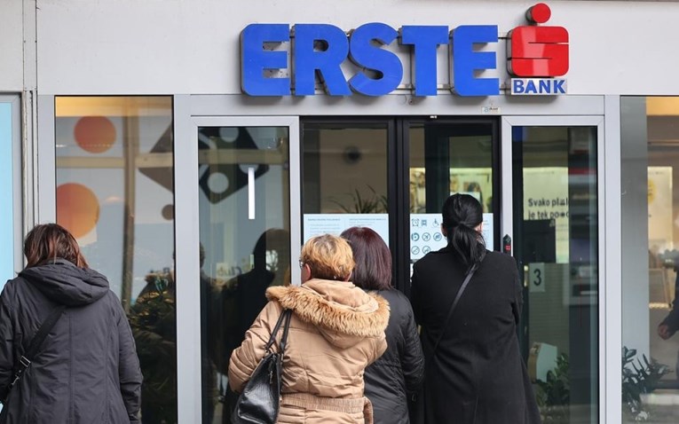 Erste banka: Odustajemo od povećanja naknada