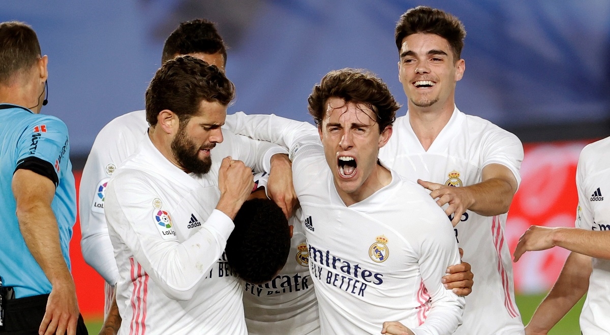 REAL MADRID - OSASUNA 2:0 Real golovima u završnici utakmice ostao u borbi za titulu
